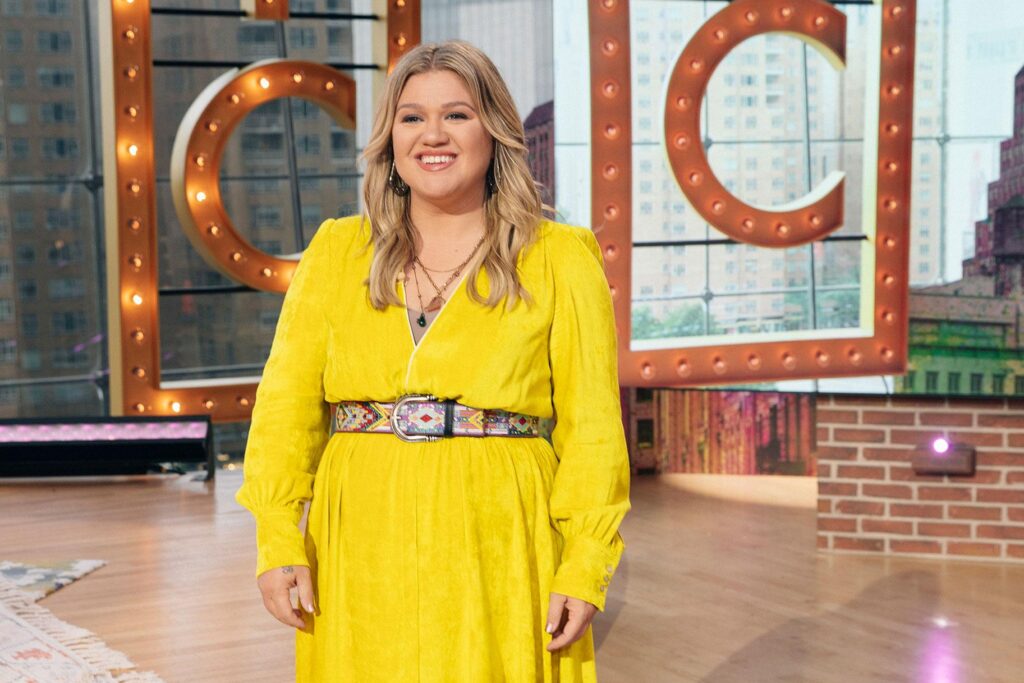 kelly clarkson worth