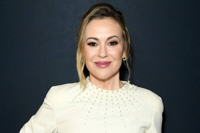 alyssa milano net worth